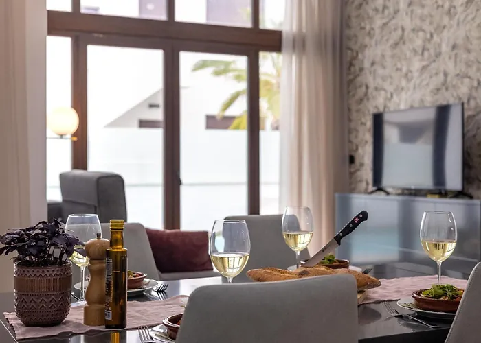 Laguna Flamenco Villa *