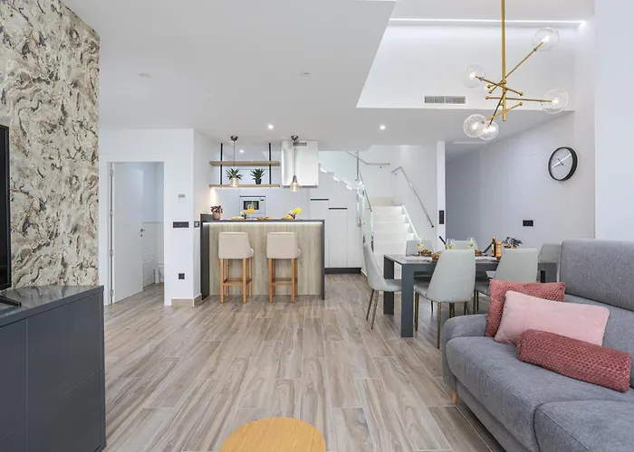 Laguna Flamenco Villa *